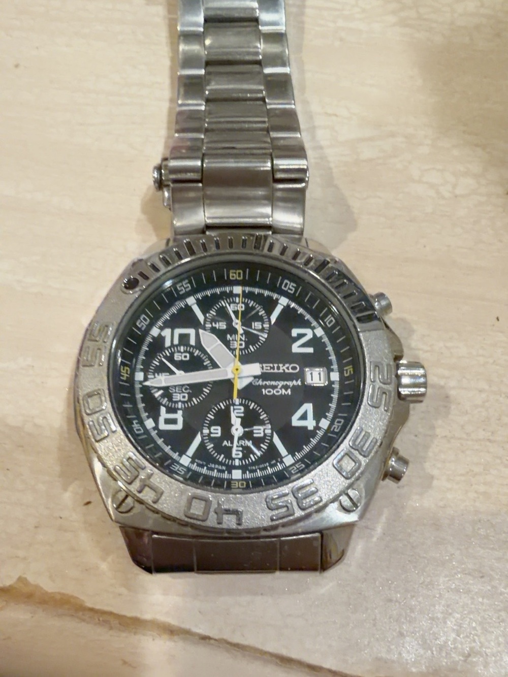Seiko Silver Stainless Steel Watch with Black Dial - Picture 1 of 2